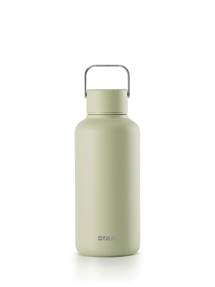 Ultraleichte 600ml Trinkflasche aus hochwertigem Edelstahl - kompakt und leicht. Uni minimalistisch in der farbe matcha (pastellgrün). 