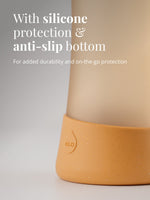 EQUA Squeeze Trinkflasche mit ergonomischer Form und Silikon Boden als Schutz für unterwegs und für Langlebigkeit der Trinkflasche. 