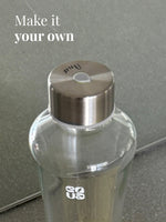 Diese EQUA Trinkflasche kann personalisiert werden mittels individueller Gravur auf dem Deckel. Zum Beispiel Namensgravur oder Deine Message. 